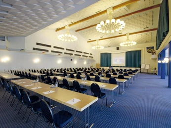 Großer Saal parlamentarisch