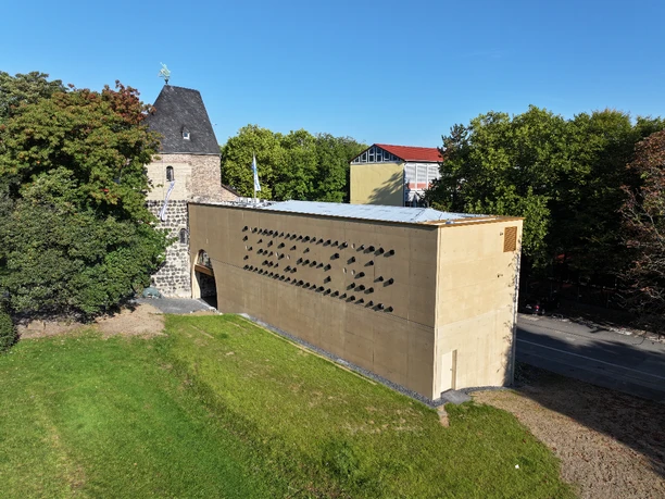 Frontansicht der Eventlocation Sachsenturm