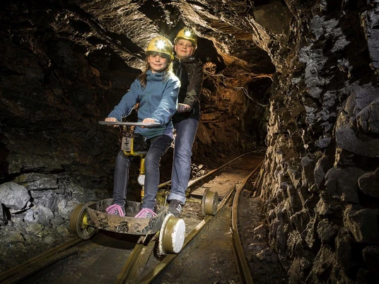 Rabensteiner Stollen Kinder.jpg