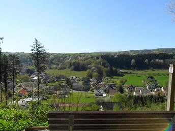 Sinnenbank mit Blick auf Rimmlingen