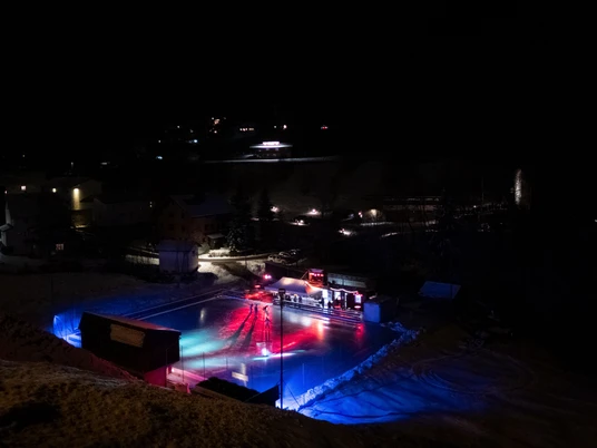 Eisfeld Soerenberg on ICE Yannick Roeoesli