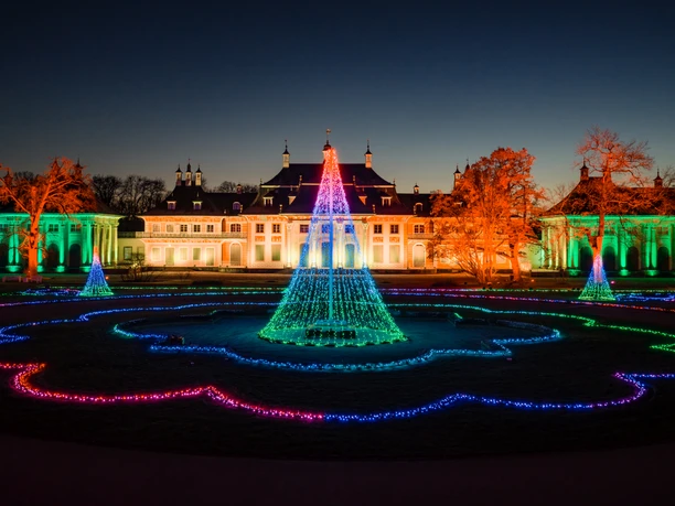 Christmas Garden Dresden 2025_Lichtertanz im Lustgarten©Christmas Garden_Dennis Reimann.jpg Christmas Garden Dresden 2025_Lichtertanz im Lustgarten©Christmas Garden_Dennis Reimann.jpg
