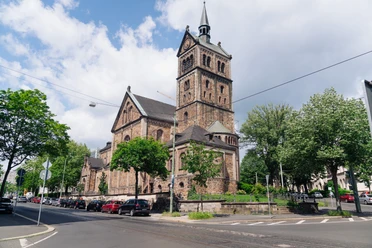 Blick auf Kirche am Bebelplatz in Kassel.