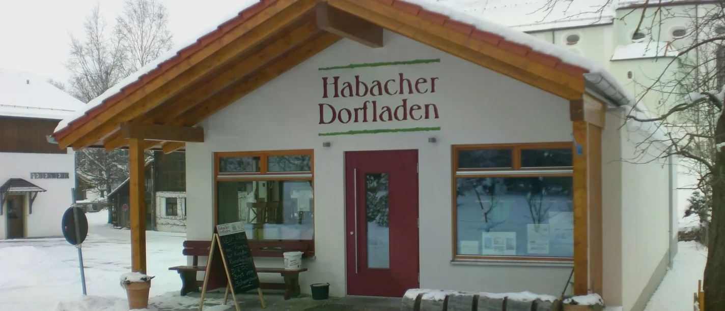 Habacher Dorfladen.jpg Das Bild zeigt den Dorfladen in Habach von außen zur Winterzeit.