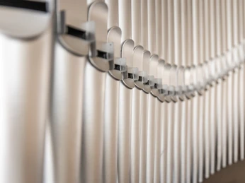 Schmeisser-Orgel in der St. Egidien Kirche in Colditz - Orgeln in der Region Leipzig Das Bild zeigt die Tasten der Schmeisser-Orgel in der St. Egidien Kirche in Colditz.