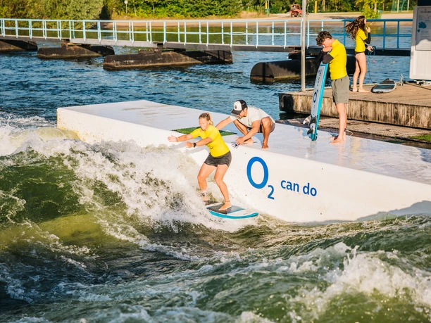 Stehende Welle bei Wasserski Langenfeld