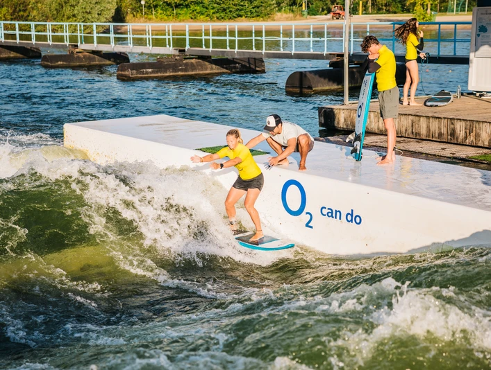 Stehende Welle bei Wasserski Langenfeld