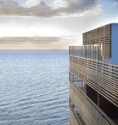 BUDERSAND_Signature_Fassade direkt am Meer