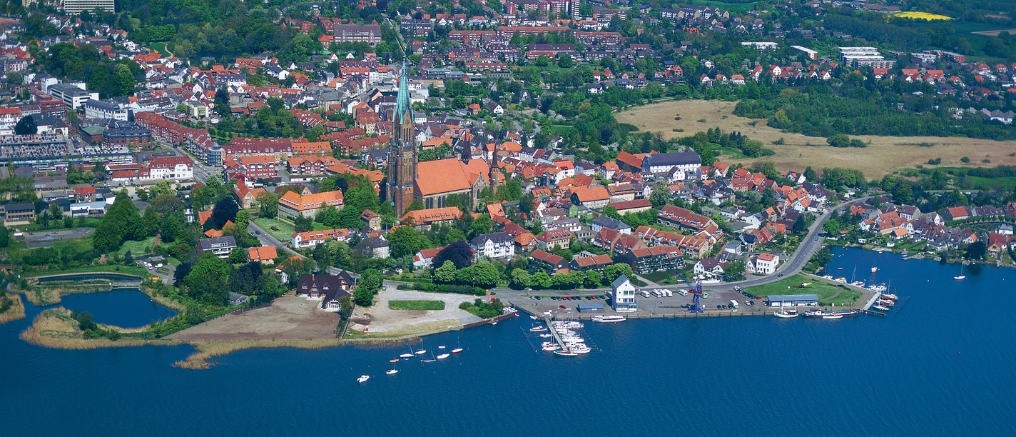 luftansicht_3_hafen_stadt-schleswig