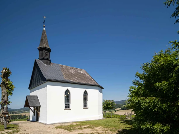 Abstecher zur Kapelle auf dem Kreuzberg mit Lauschpohl