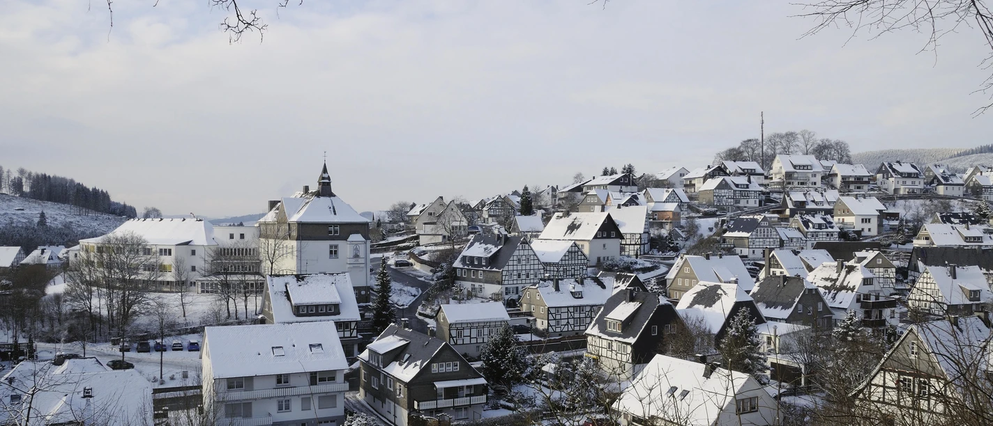Blick auf Bad Fredeburg im Schnee.