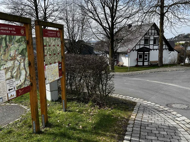 Wanderportal und Wanderparkplatz Holthausen