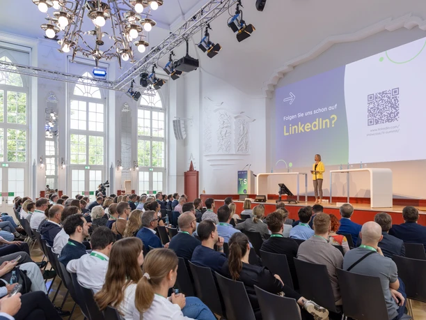 Presentation in the White Hall of the event venue KONGRESSHALLE am Zoo Leipzig | Leipzig Convention Bureau Presentation in the White Hall of the event venue KONGRESSHALLE am Zoo Leipzig – presented by Leipzig Convention Bureau