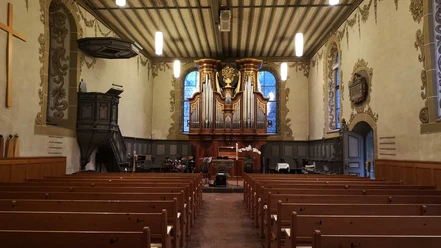 ringgenberg-burgkirche-orgel-kanzel-innenaufnahme.jpg