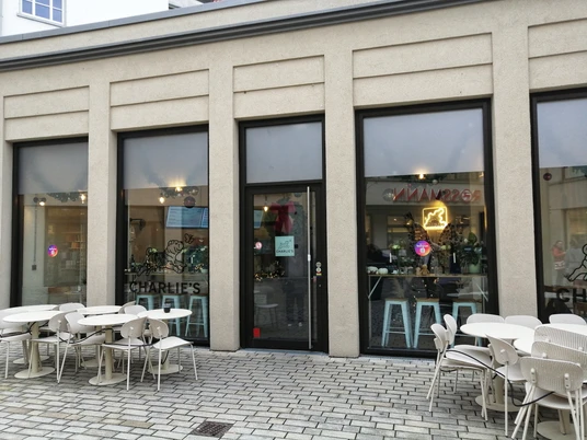 Charlies-Cafe-Pro Herford GmbH.jpeg