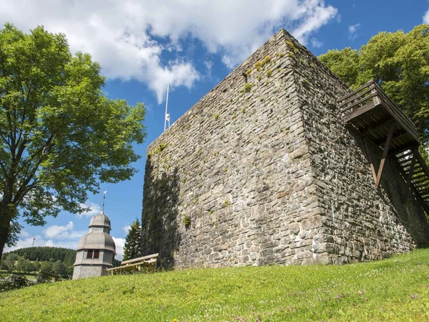 Burgruine Rappelstein in Schmallenberg-Nordenau