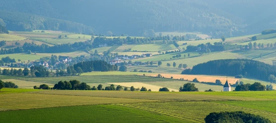 Weiter Blick auf Niederberndorf