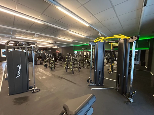 easyfitness Braunlage - Freihantelbereich und Kraftgeräte