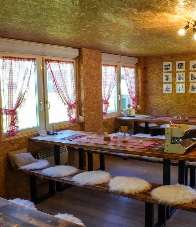 Fischerparadies Willisau-Fischerstübli.jpg