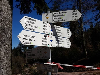 Schilder am Brandeck-Lindle