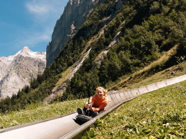 pfingstegg-grindelwald-rodel-kind-fahrt.jpg