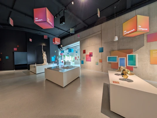 Hermanneum innen Querformat.jpg