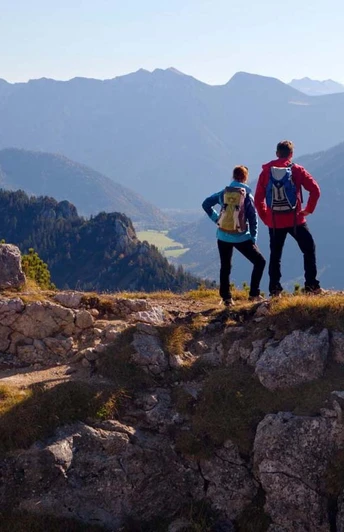 Panoramablick-Huettenwanderung-koenigliches-Huettenquartett