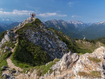 Blick auf Wetterstein und Ammergauer Alpen - Hüttenwanderung - Ammergauer Höhenweg