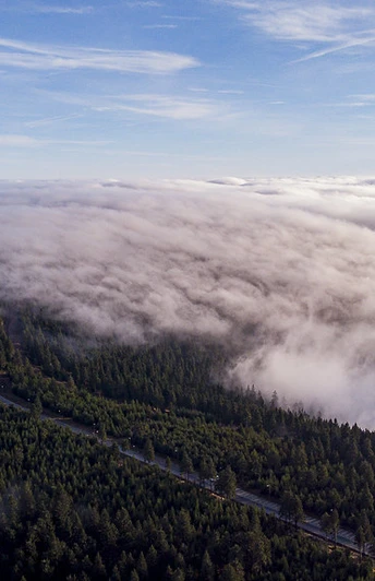 Keilberg im Nebelmeer