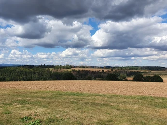 Aussicht in die Landschaft des Geopfads Geismar
