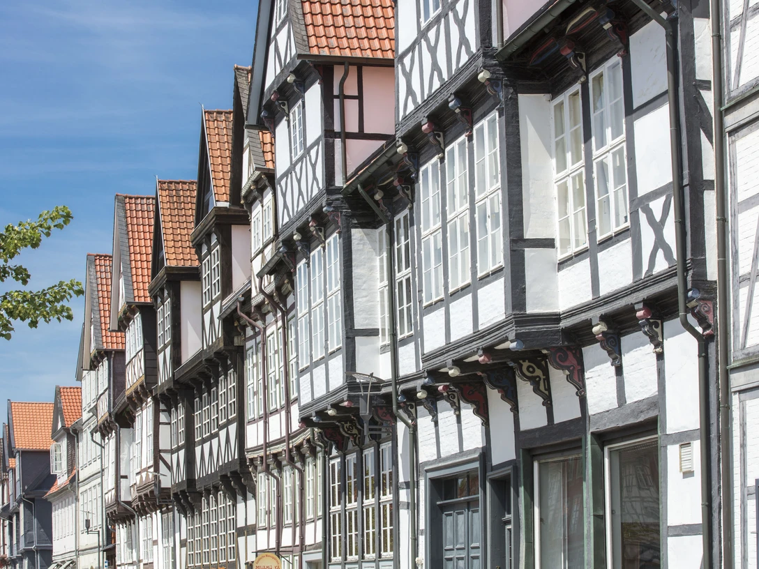 Reichsstraße.jpg Helle Fachwerkhausreihe