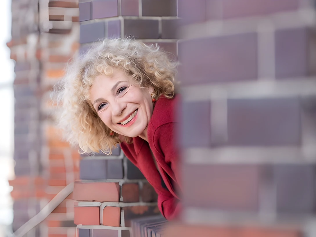 Nina Hoger Photo(1).jpg