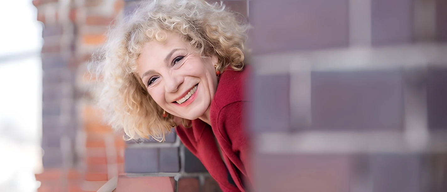 Nina Hoger Photo(1).jpg