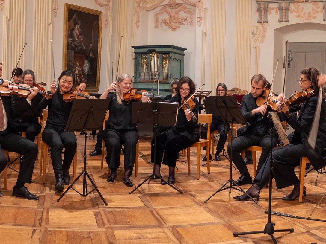Kammerorchester "Concento Stravagante" unter der Leitung von Jens Lohmann
