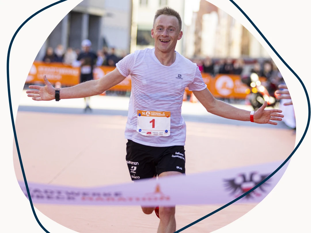 Lauftechnik_Kaschura (1).png Jan Kaschura beim Zieleinlauf