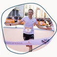 Lauftechnik_Kaschura (1).png Jan Kaschura beim Zieleinlauf