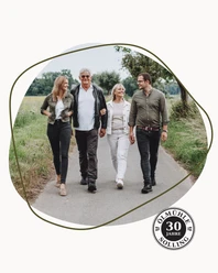 Mühlenfest (1).png Familie Beansch beim Spazierengehen