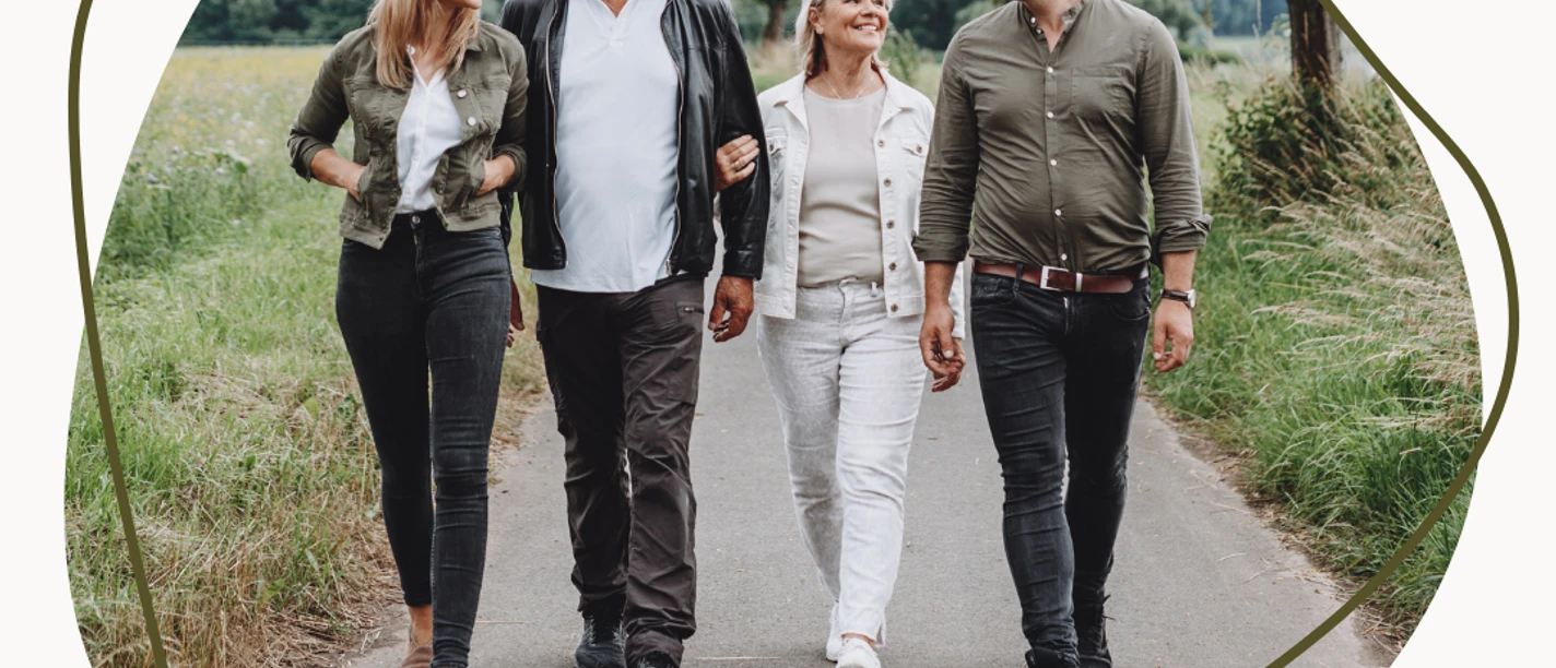 Mühlenfest (1).png Familie Beansch beim Spazierengehen