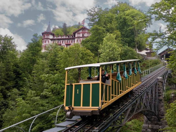 standseilbahn-grandhotel-giessbach.jpg