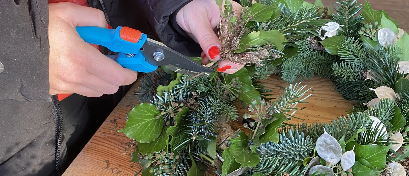 IMG_3206.jpg Kranz mit Bättern und Tanne