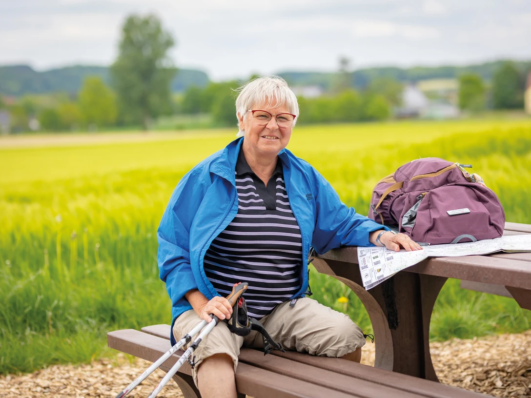 Birgitt_Lange_7467.jpg Stadtführering Birgitt Lange stellt örtliche Wanderwege in Borgholzhausen vor.