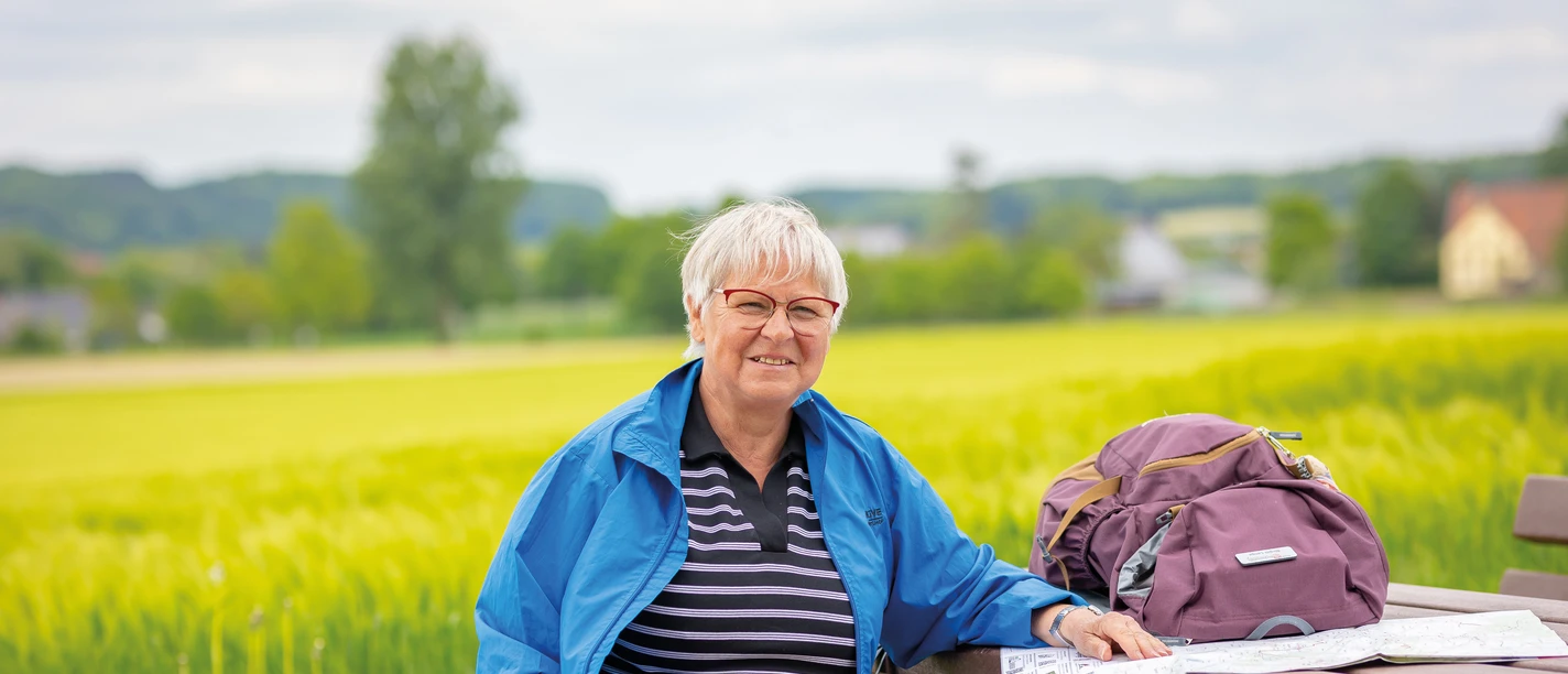 Birgitt_Lange_7467.jpg Stadtführering Birgitt Lange stellt örtliche Wanderwege in Borgholzhausen vor.