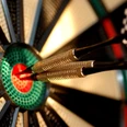 Dart Dartscheibe mit Dartpfeilen