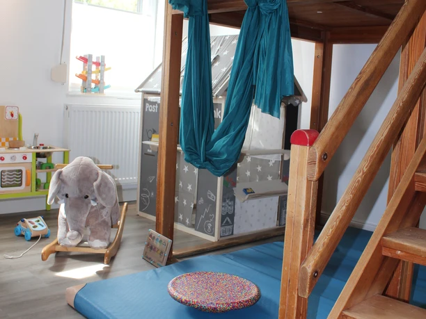 Klettergerüst indoor 2.JPG