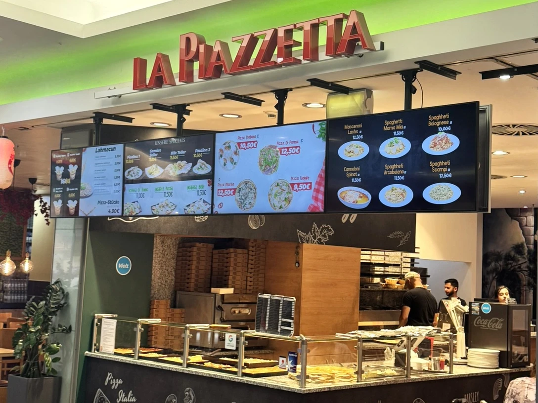 IMG_4069.JPEG Theke des La Piazetta Restaurant
