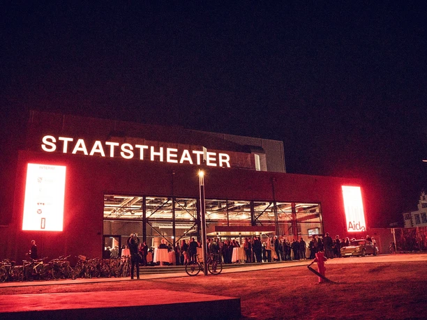 Das INTERIM bei Nacht, © Sylwester Pawliczek Das INTERIM bei Nacht