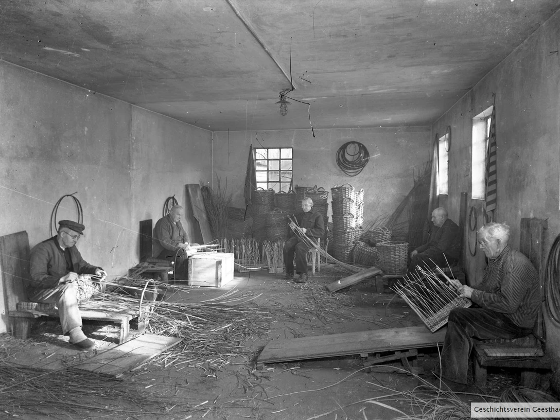 Korbflechter um 1910