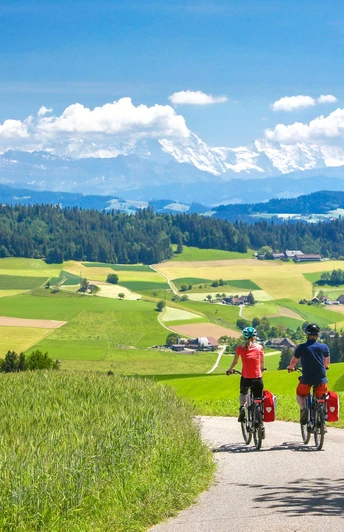Bergsicht auf der Herzschlaufe Burgdorf Ost in der Nähe von Almisberg, Gemeinde Rüegsbach.