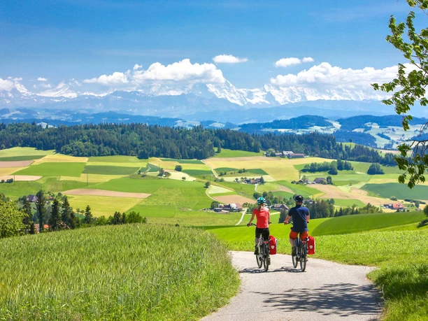 Bergsicht auf der Herzschlaufe Burgdorf Ost in der Nähe von Almisberg, Gemeinde Rüegsbach.