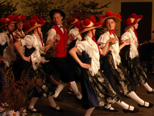 RENCHTÄLER TRACHTENTANZGRUPPE OPPENAU E. V.